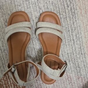 Lucky Brand Tan and Cream Strappy Sandals